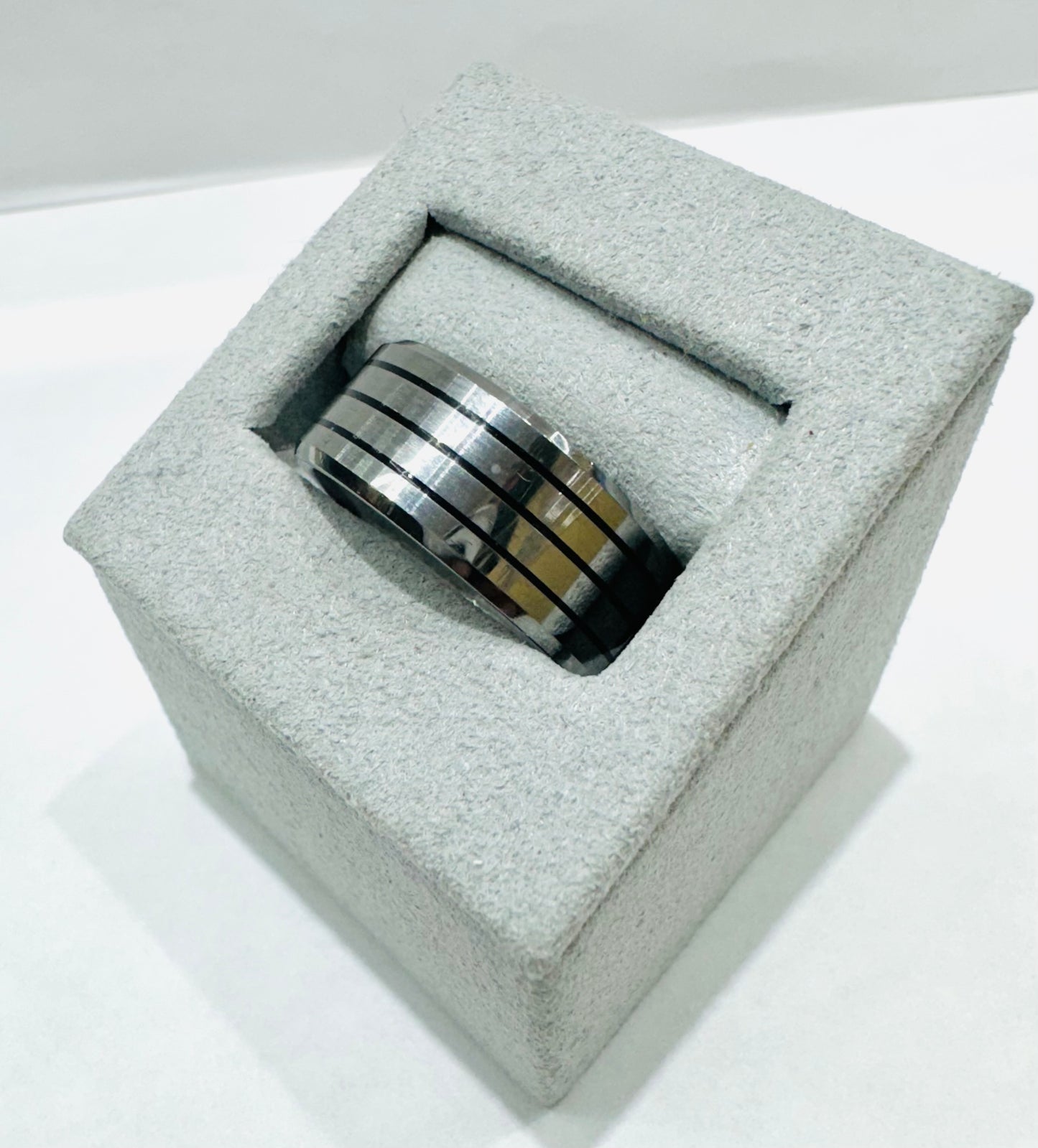 TUNGSTEN CARBIDE WEDDING BAND 9mm, SIZE: 8.5