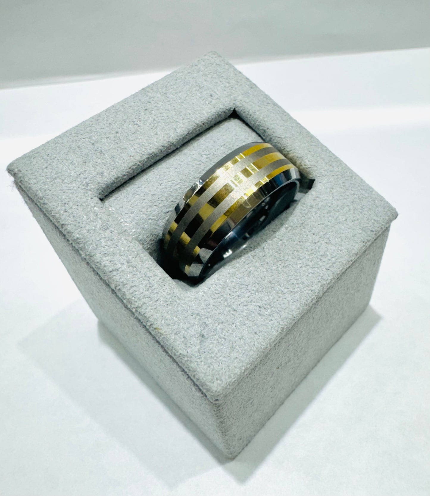 TWO TONED TUNGSTEN CARBIDE WEDDING BAND, WIDTH: 8mm, SIZE: 8