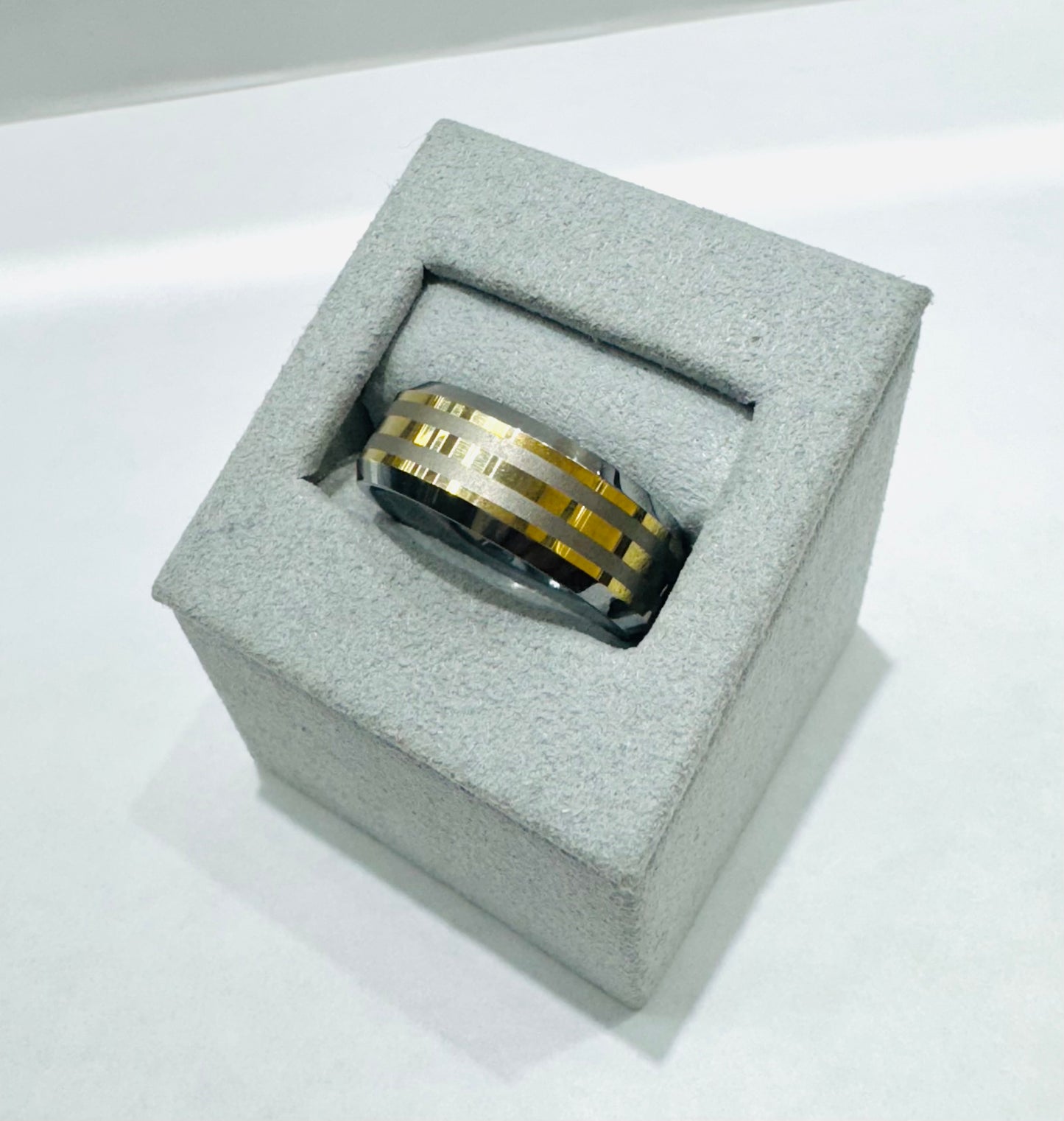 TWO TONED TUNGSTEN CARBIDE WEDDING BAND, WIDTH: 8mm, SIZE: 8