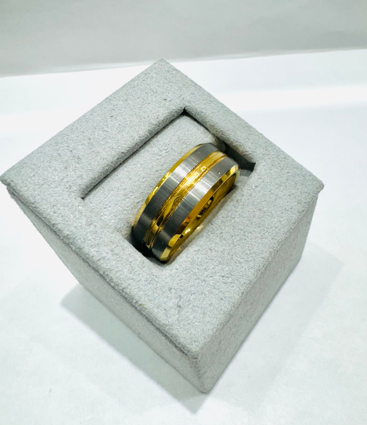 TWO TONE TUNGSTEN CARBIDE WEDDING BAND, WIDTH: 8mm, SIZE: 8