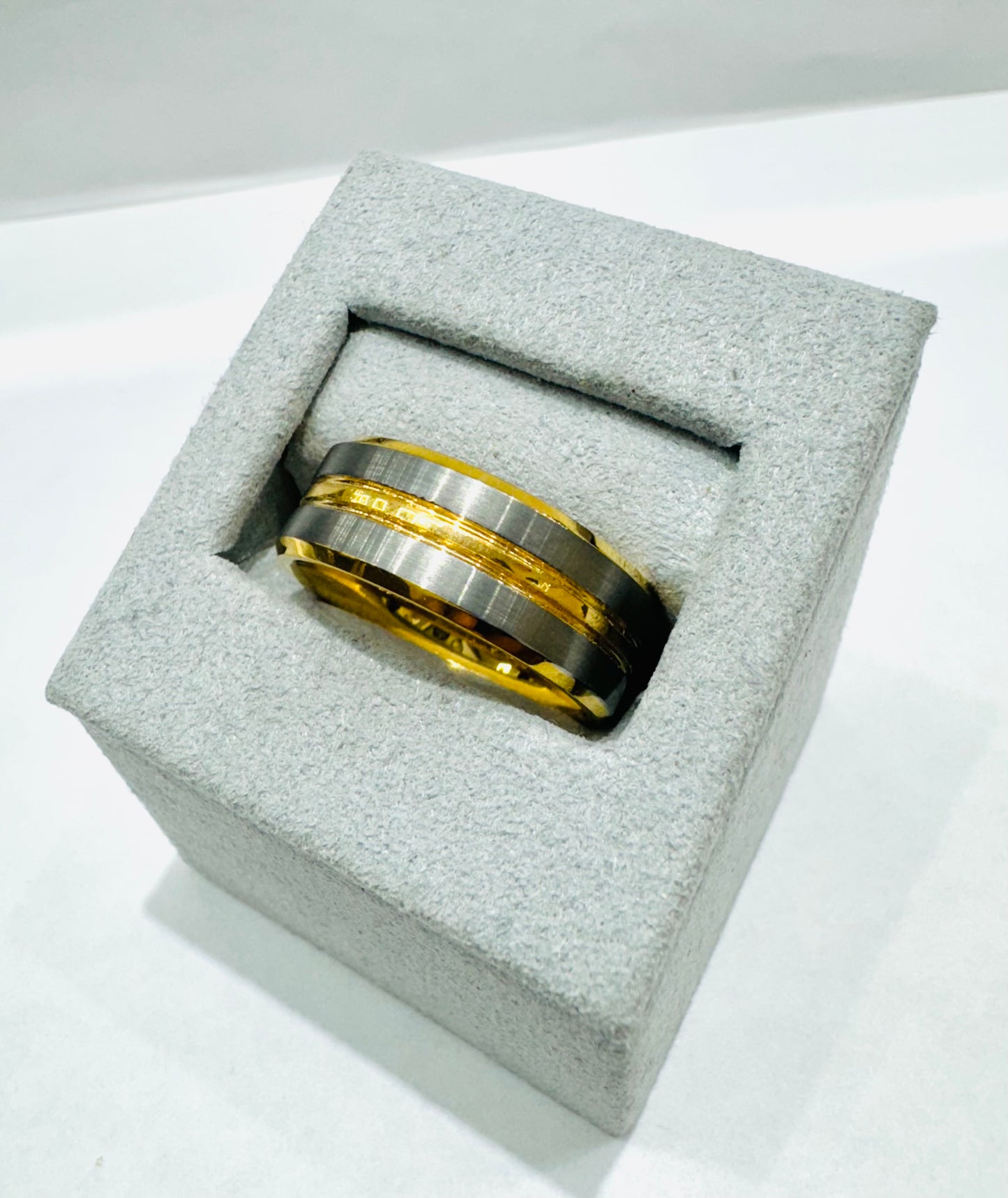 TWO TONE TUNGSTEN CARBIDE WEDDING BAND, WIDTH: 8mm, SIZE: 8