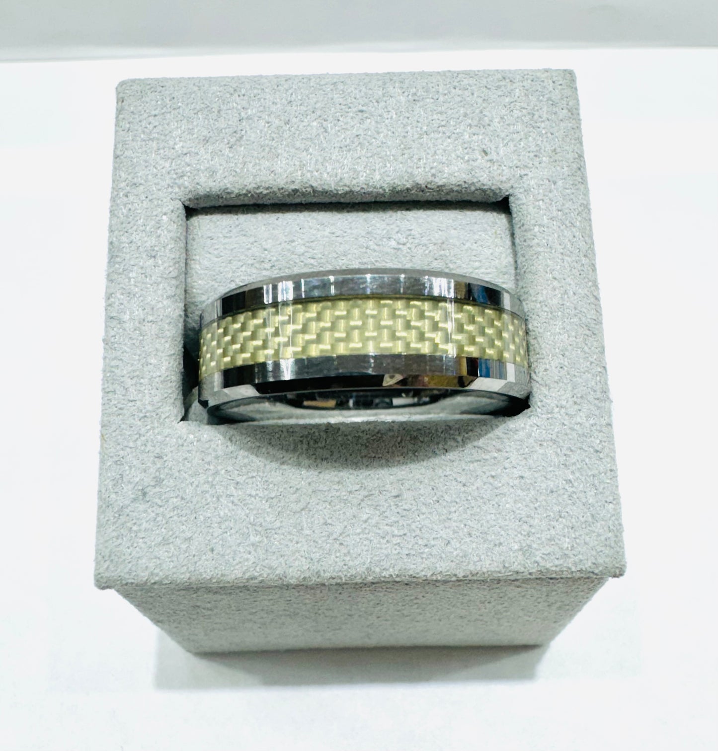 TUNGSTEN CARBIDE WEDDING BAND WITH CREAM CARBON FIBER INLAY, WIDTH: 8mm, SIZE: 13