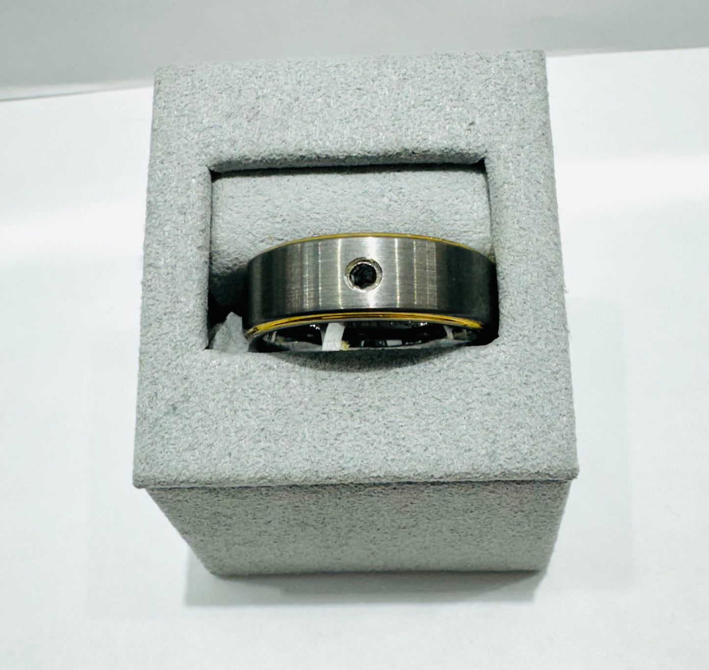 TWO TONE TUNGSTEN CARBIDE WEDDING BAND WITH SINGLE BLACK STONE, WIDTH: 7.6mm, SIZE: 10