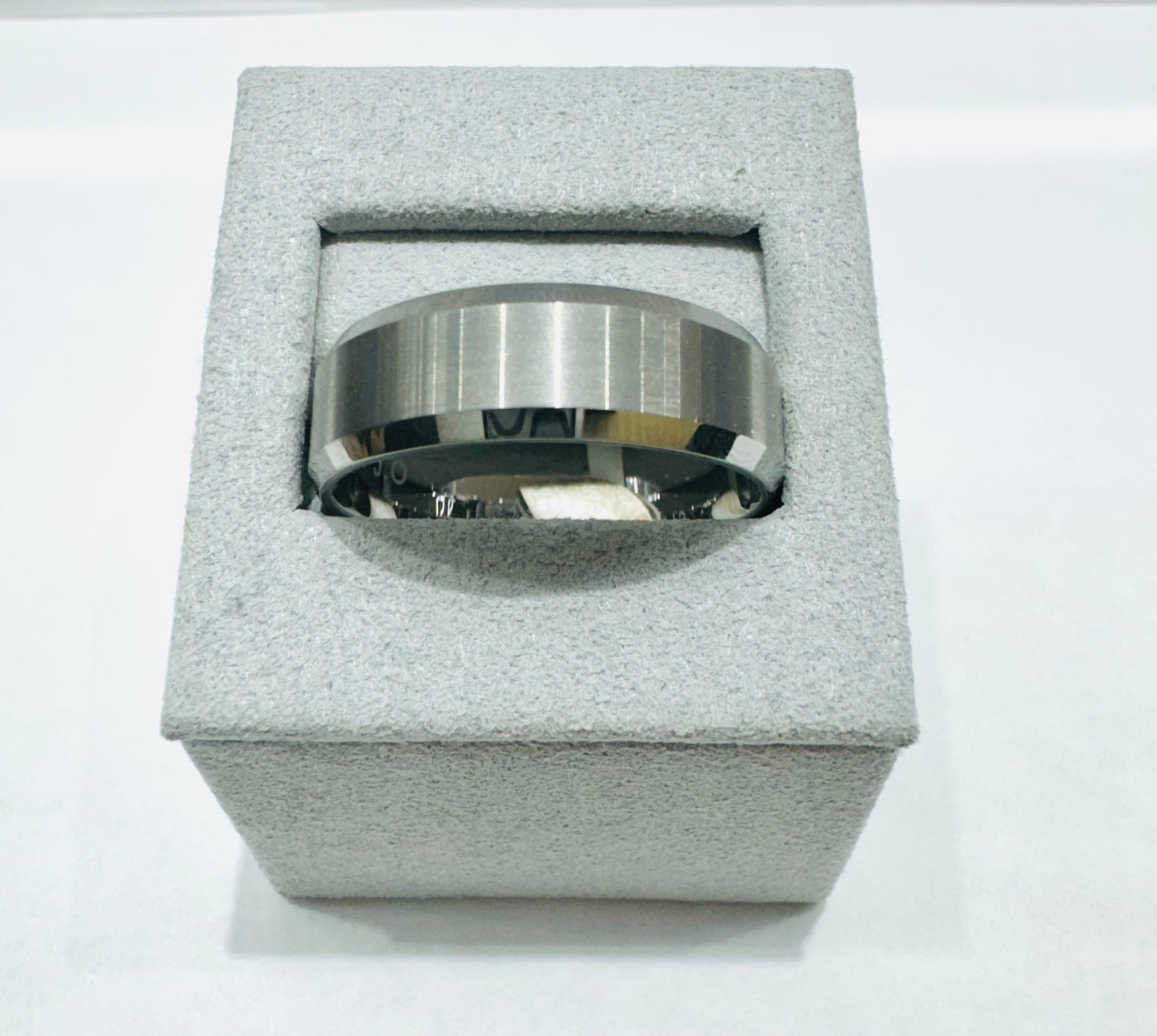 TUNGSTEN CARBIDE MENS WEDDING BAND 7.7mm, SIZE: 15