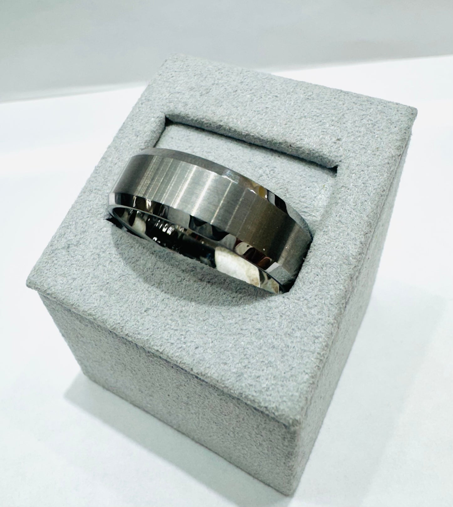 TUNGSTEN CARBIDE MENS WEDDING BAND 7.7mm, SIZE: 15