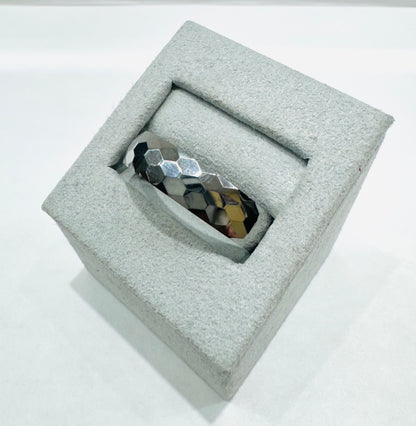 TUNGSTEN HAMMERED FINISH MENS WEDDING BAND 6mm, SIZE: 13