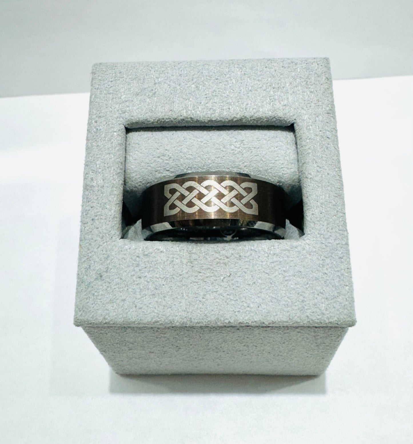 TUNGSTEN CARBIDE WEDDING BAND WITH CELTIC PATTERN 8mm, SIZE: 9