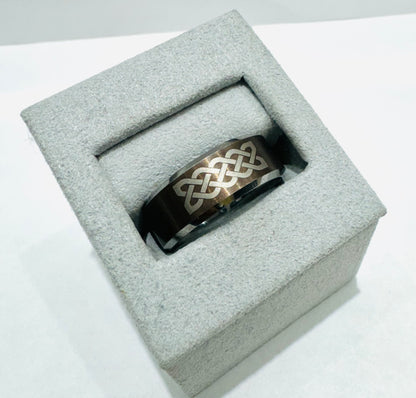 TUNGSTEN CARBIDE WEDDING BAND WITH CELTIC PATTERN 8mm, SIZE: 9