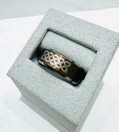 TUNGSTEN CARBIDE WEDDING BAND WITH CELTIC PATTERN 8mm, SIZE: 9