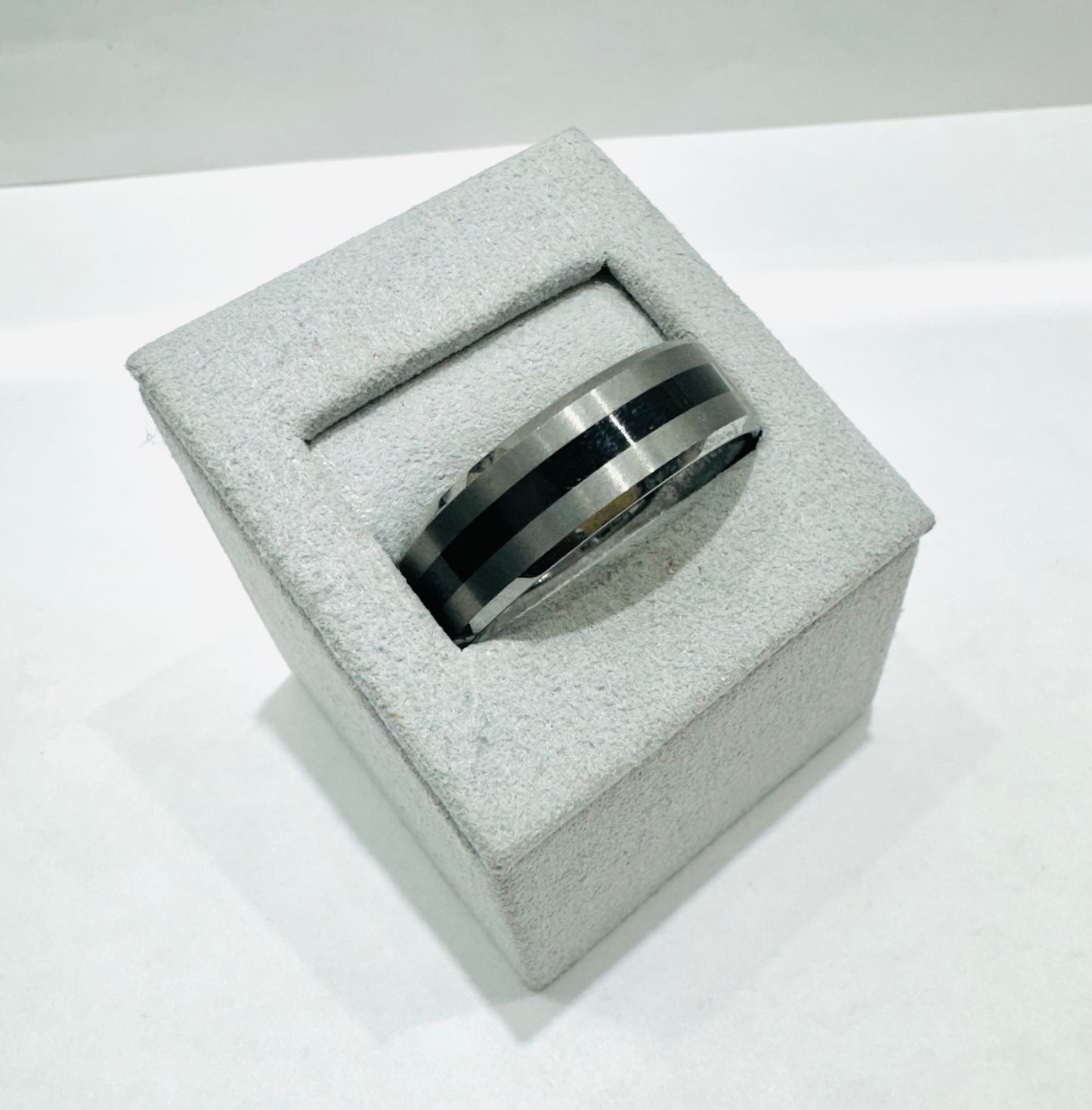 TUNGSTEN CARBIDE MENS WEDDING BAND 8mm, SIZE: 14