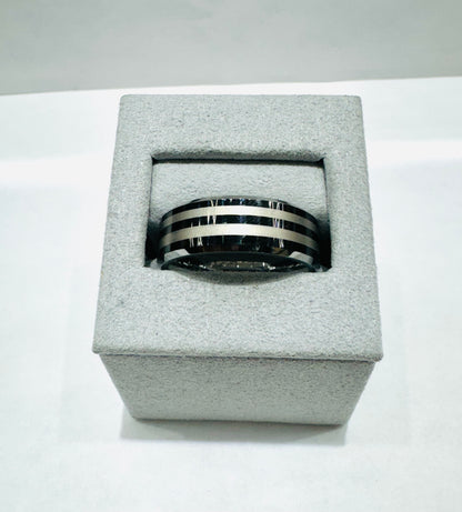 TWO TONED TUNGSTEN CARBIDE MENS WEDDING BAND WITH POLISHED STRIPES 8mm, SIZE: 11