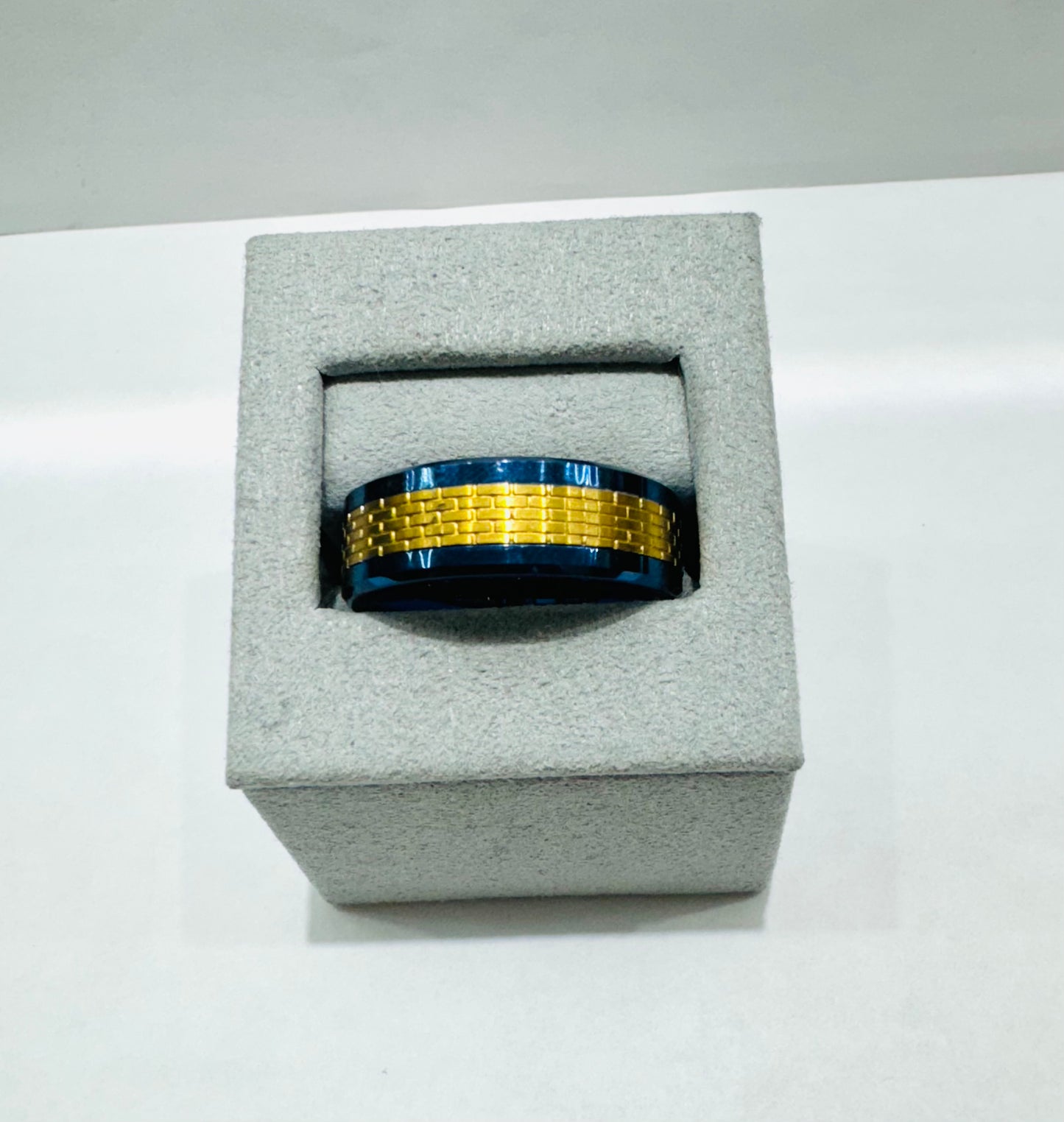 BLUE TUNGSTEN CARBIDE WEDDING BAND WITH GOLD CARBON FIBER INLAY 8mm, SIZE: 11