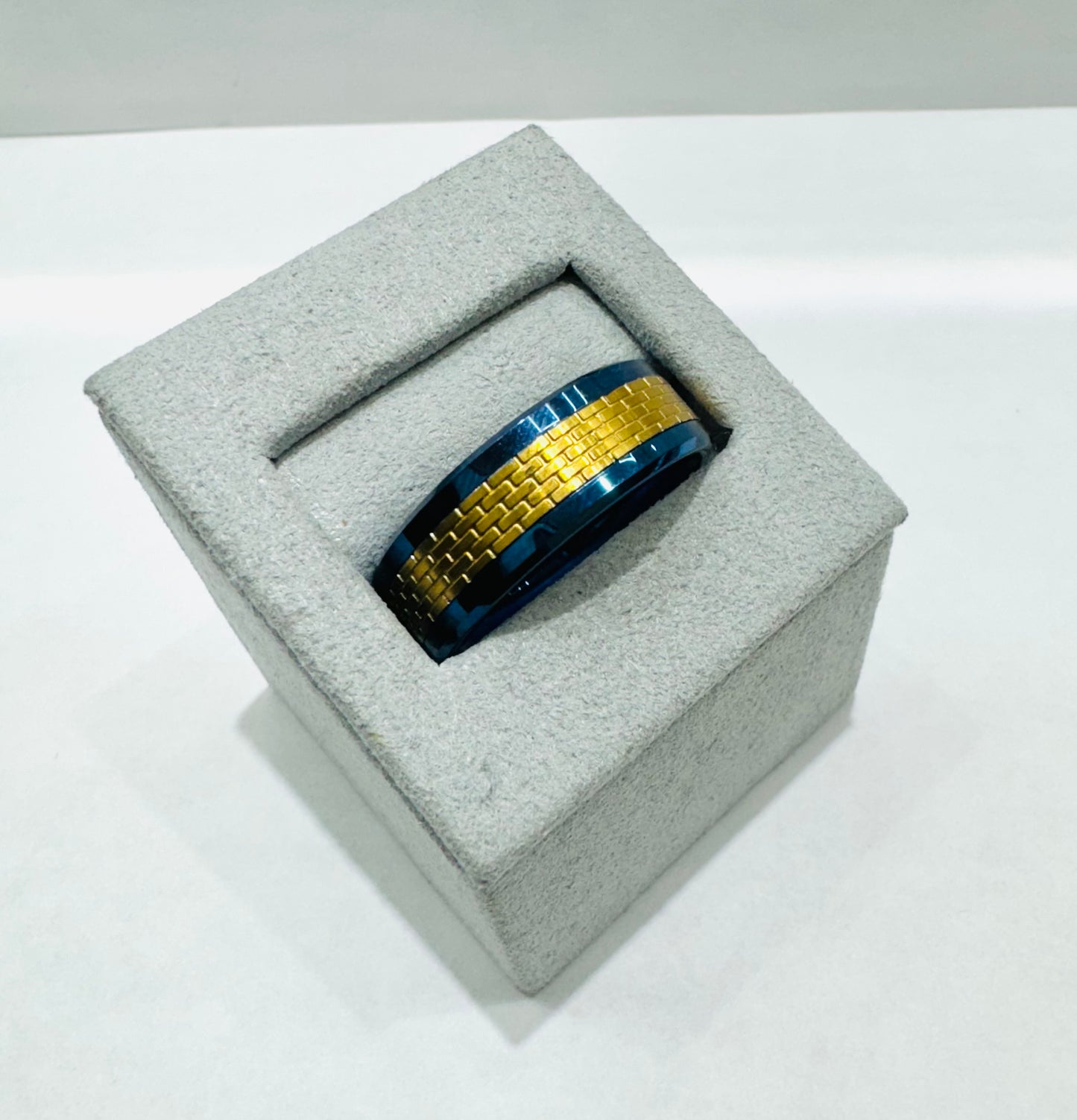 BLUE TUNGSTEN CARBIDE WEDDING BAND WITH GOLD CARBON FIBER INLAY 8mm, SIZE: 11