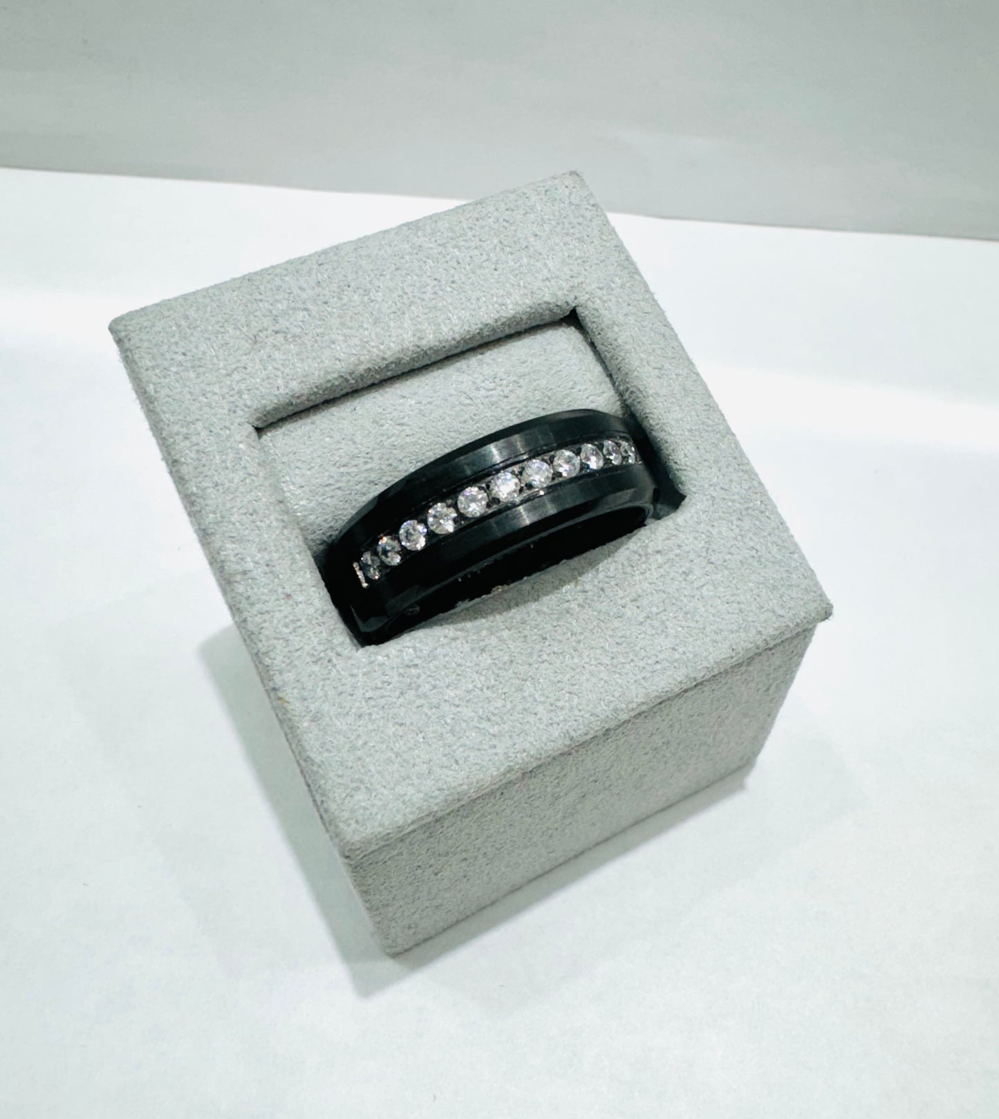 BLACK TUNGSTEN CARBIDE WEDDING BAND WITH CZ STONES 8mm, SIZE: 11
