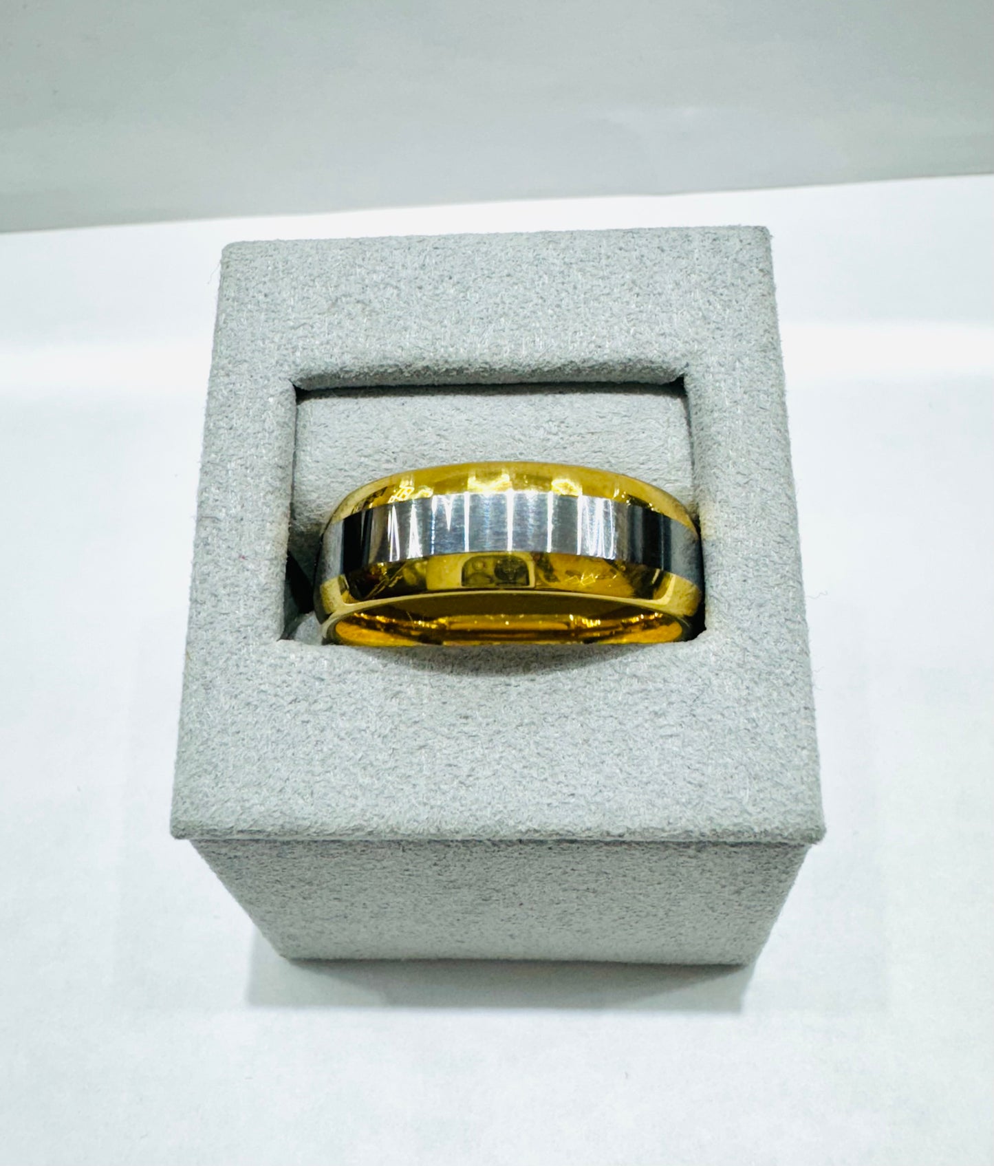 TWO TONED TUNGSTEN CARBIDE MENS WEDDING BAND 8mm, SIZE: 13