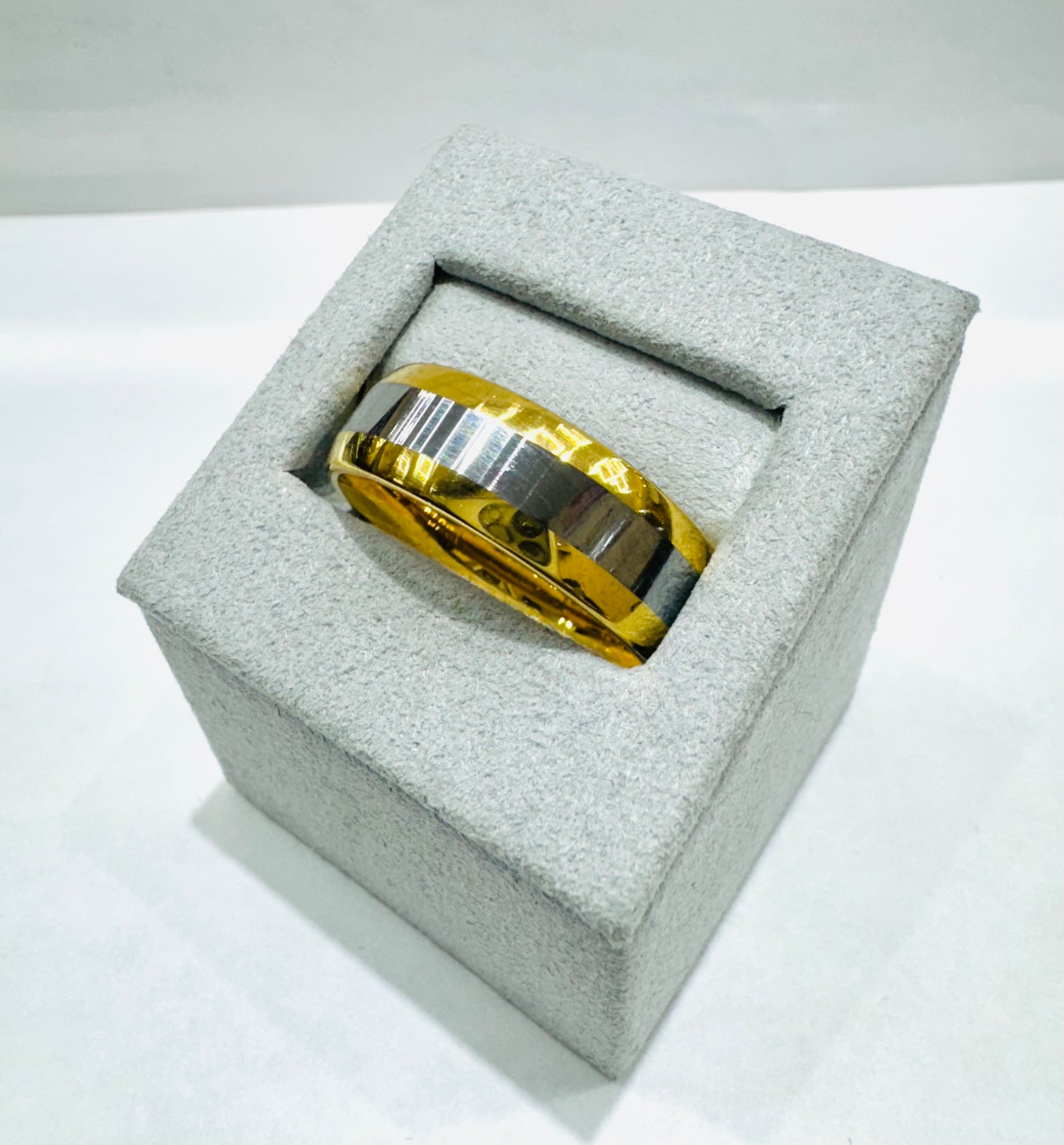 TWO TONED TUNGSTEN CARBIDE MENS WEDDING BAND 8mm, SIZE: 13