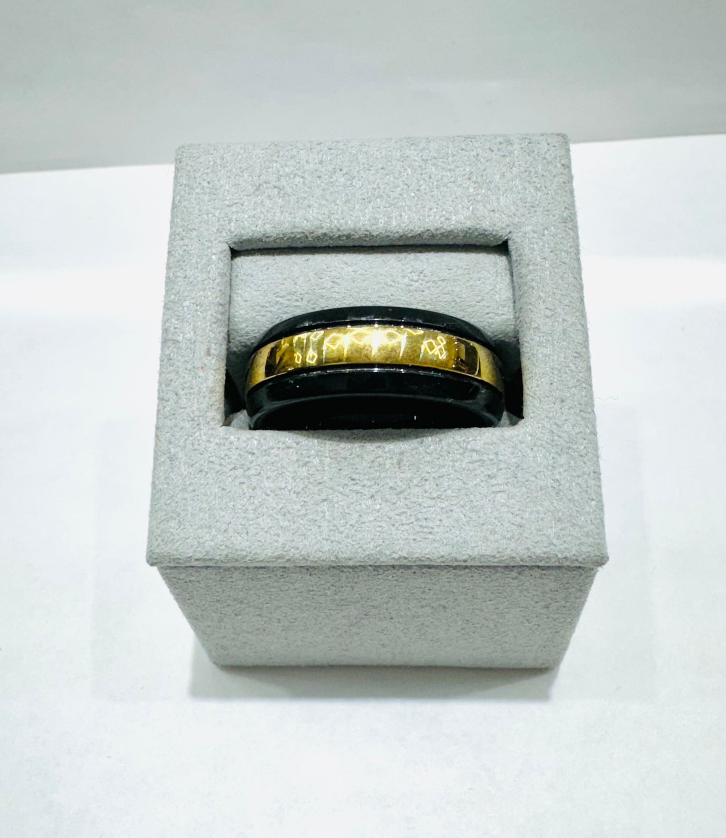 BLACK TUNGSTEN CARBIDE WEDDING BAND WITH GOLD PLATED INLAY 8mm, SIZE: 11