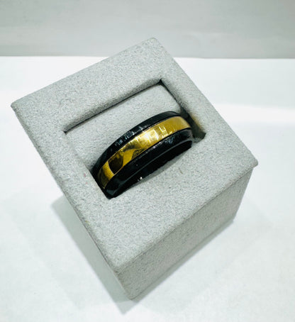 BLACK TUNGSTEN CARBIDE WEDDING BAND WITH GOLD PLATED INLAY 8mm, SIZE: 11