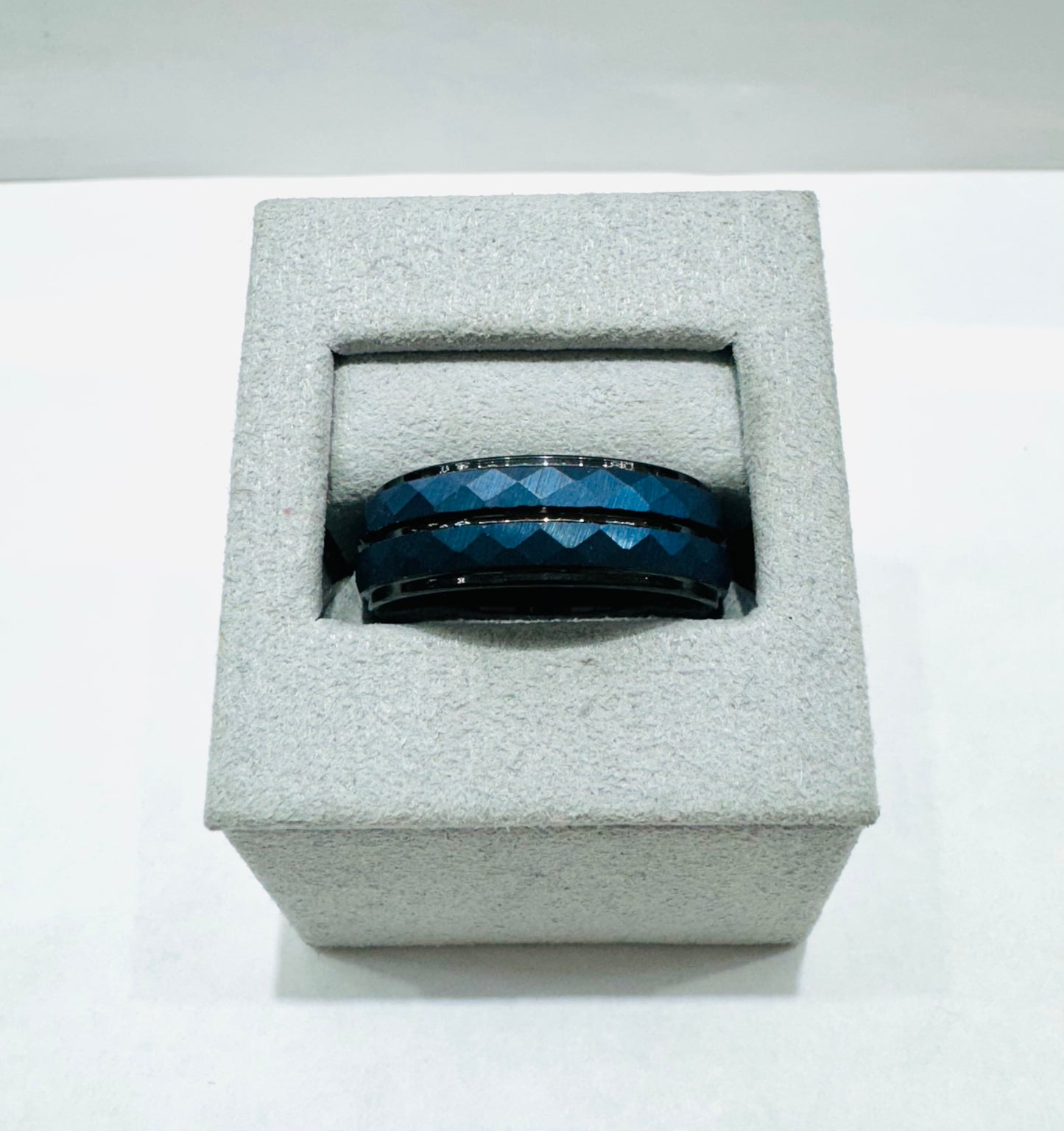 BLACK & BLUE PLATED TUNGSTEN CARBIDE HAMMERED WEDDING BAND 7.7mm, SIZE: 11