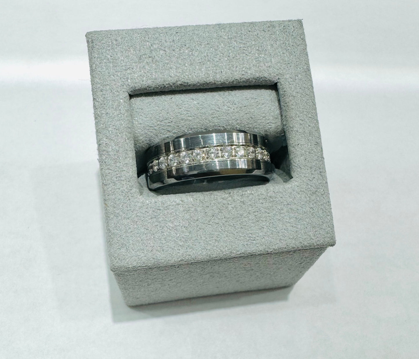 TUNGSTEN CARBIDE WEDDING BAND WITH CZ STONES 8mm, SIZE: 9