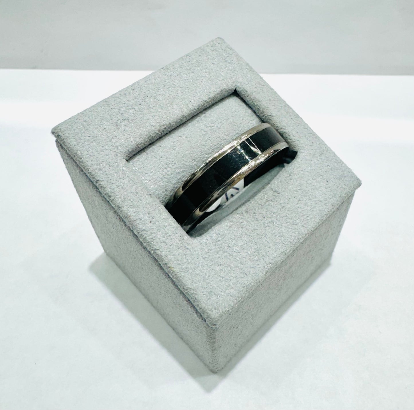 TWO-TONE TITANIUM MENS WEDDING BAND 6mm, SIZE: 13