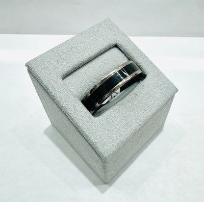 TWO-TONE TITANIUM MENS WEDDING BAND 6mm, SIZE: 13