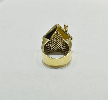 10K GOLD TRAP HOUSE RING WITH DIAMONDS- WEIGHT: 14.0gm