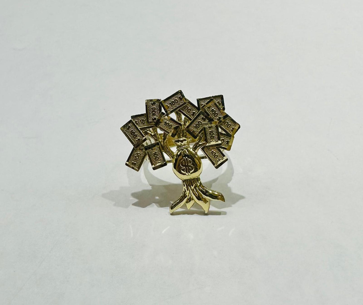 10K GOLD MONEY TREE- WEIGHT: 5.9gm
