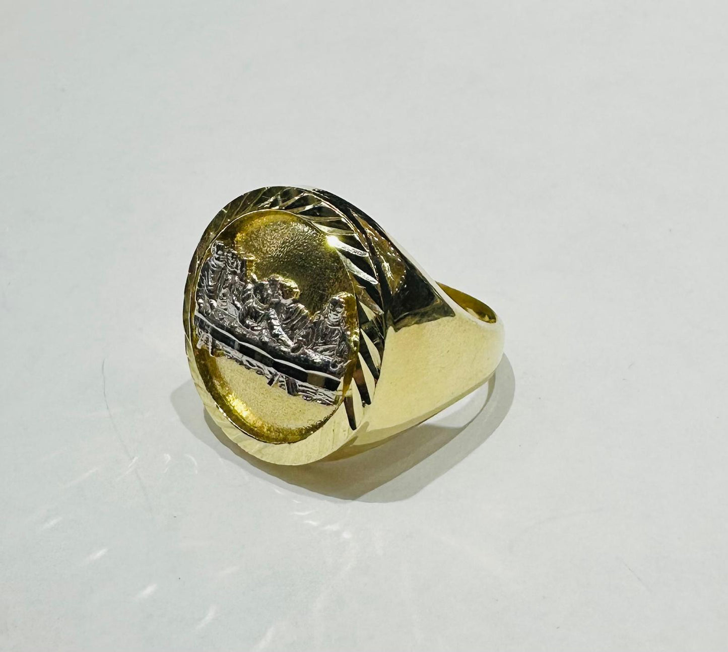 10K GOLD LAST SUPPER RING- WEIGHT: 6.9gm