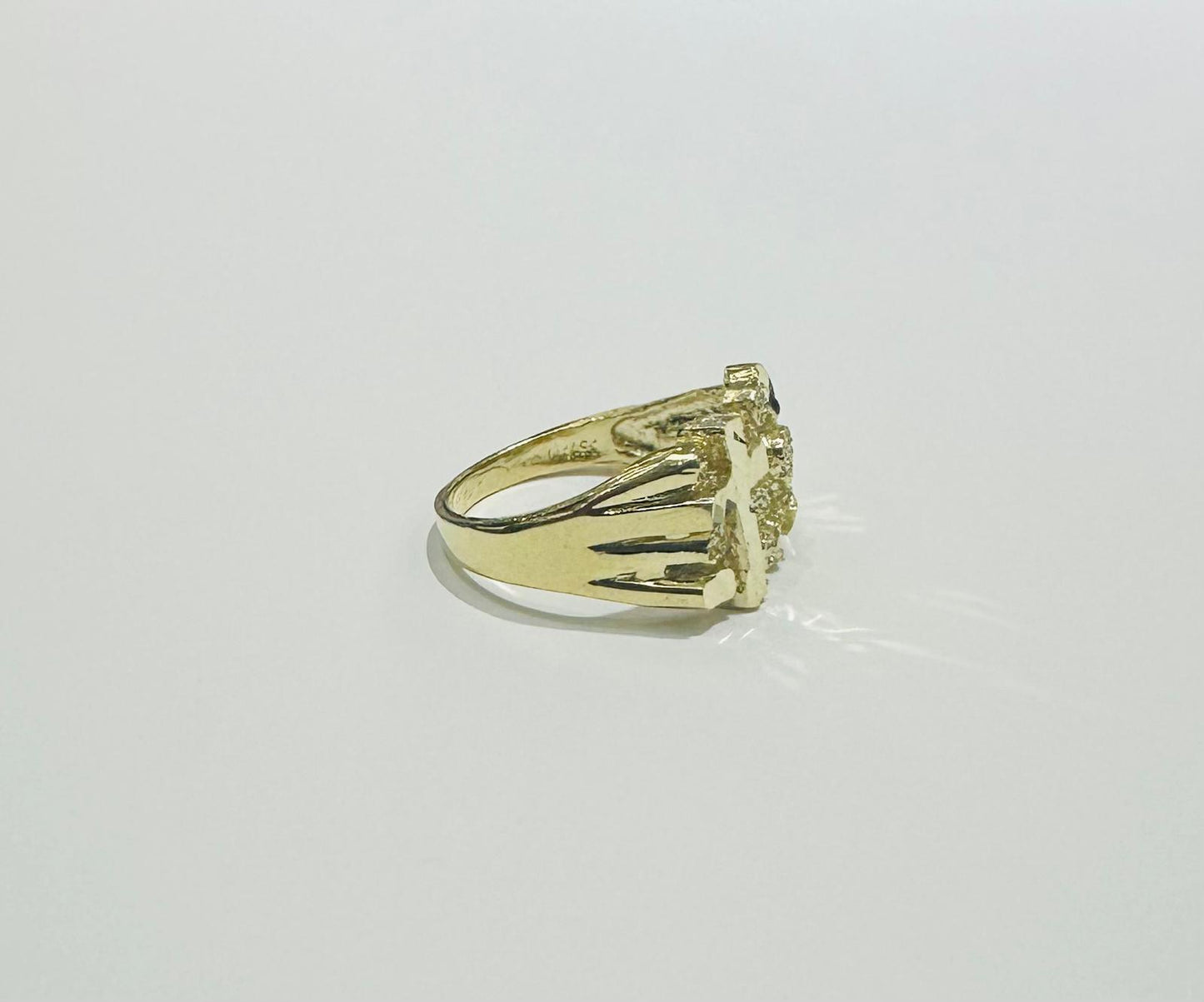 10K GOLD NUGGET CROSS RING, WEIGHT: 6.0gm