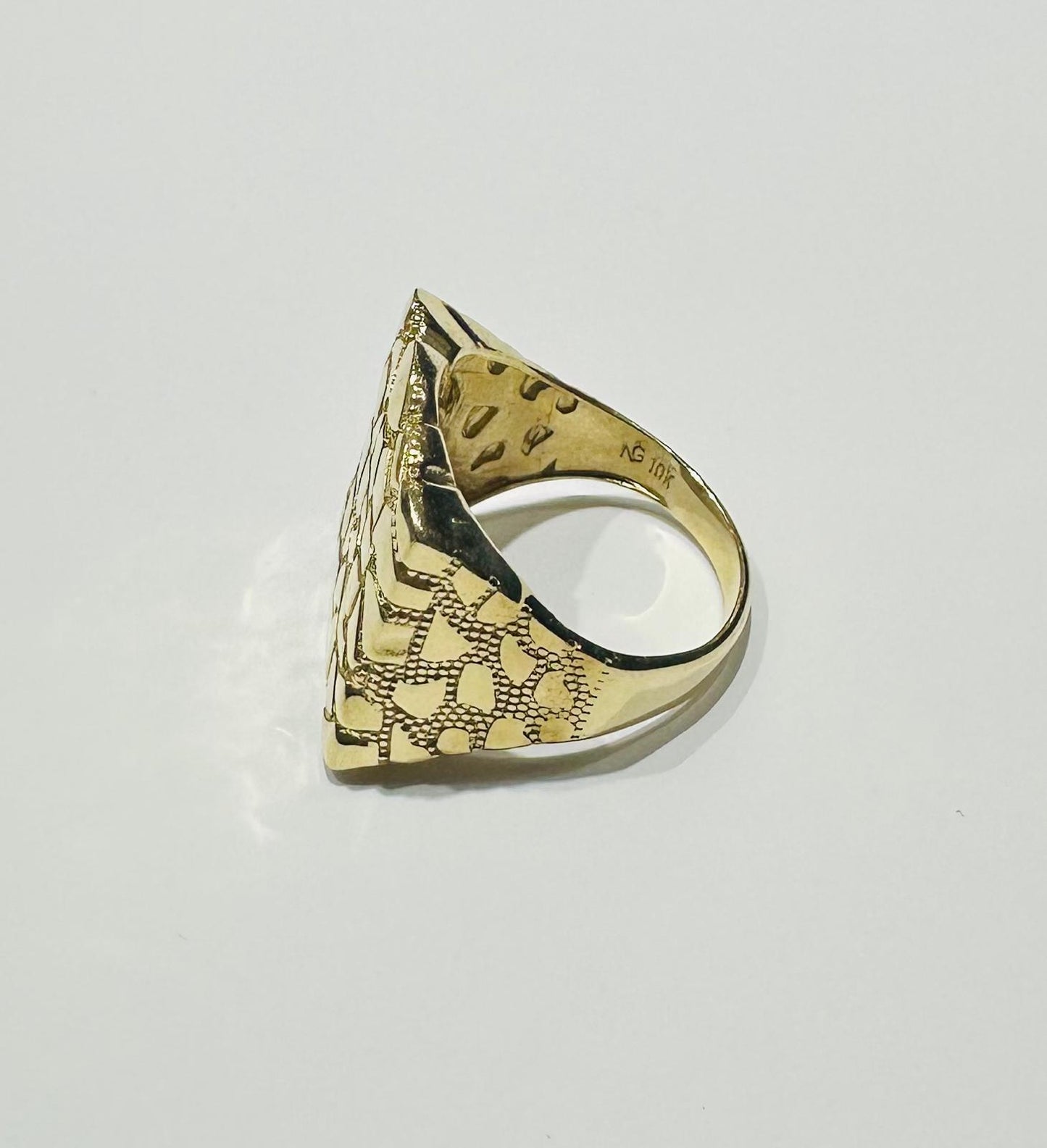 10K GOLD NUGGET RING, WEIGHT: 7.8gm