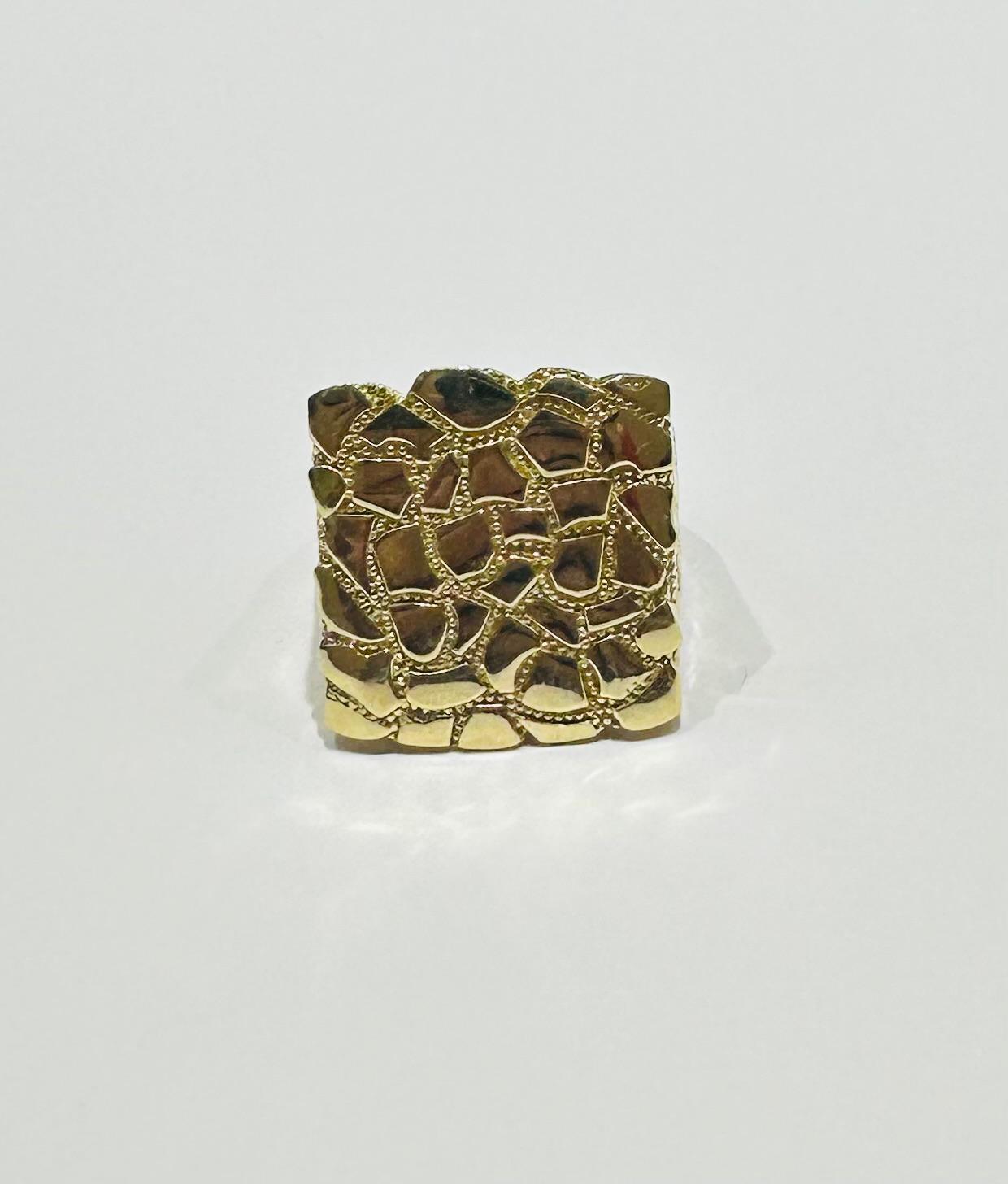 10K GOLD NUGGET RING, WEIGHT: 7.8gm