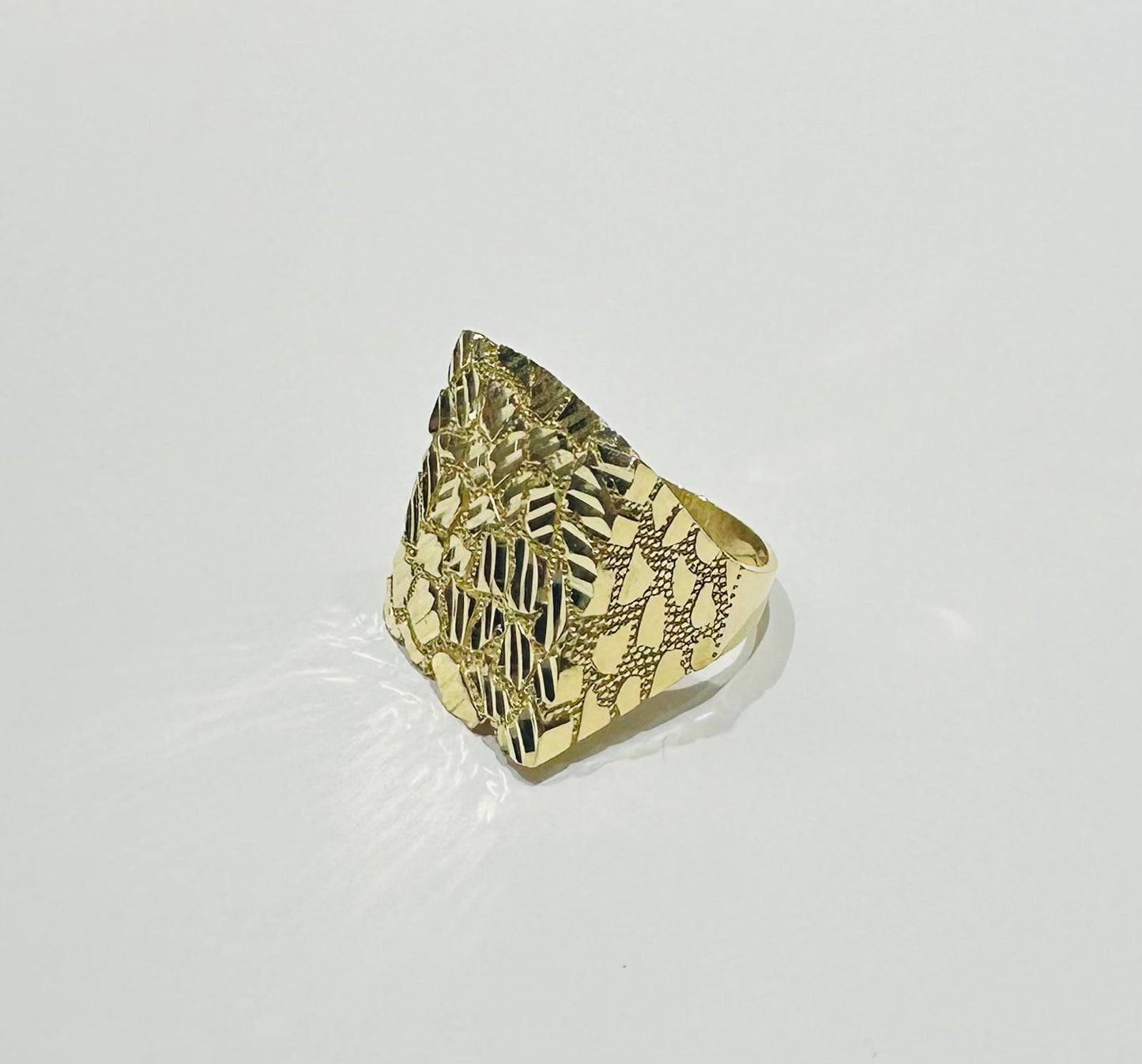 10K GOLD NUGGET RING, WEIGHT: 10.00gm