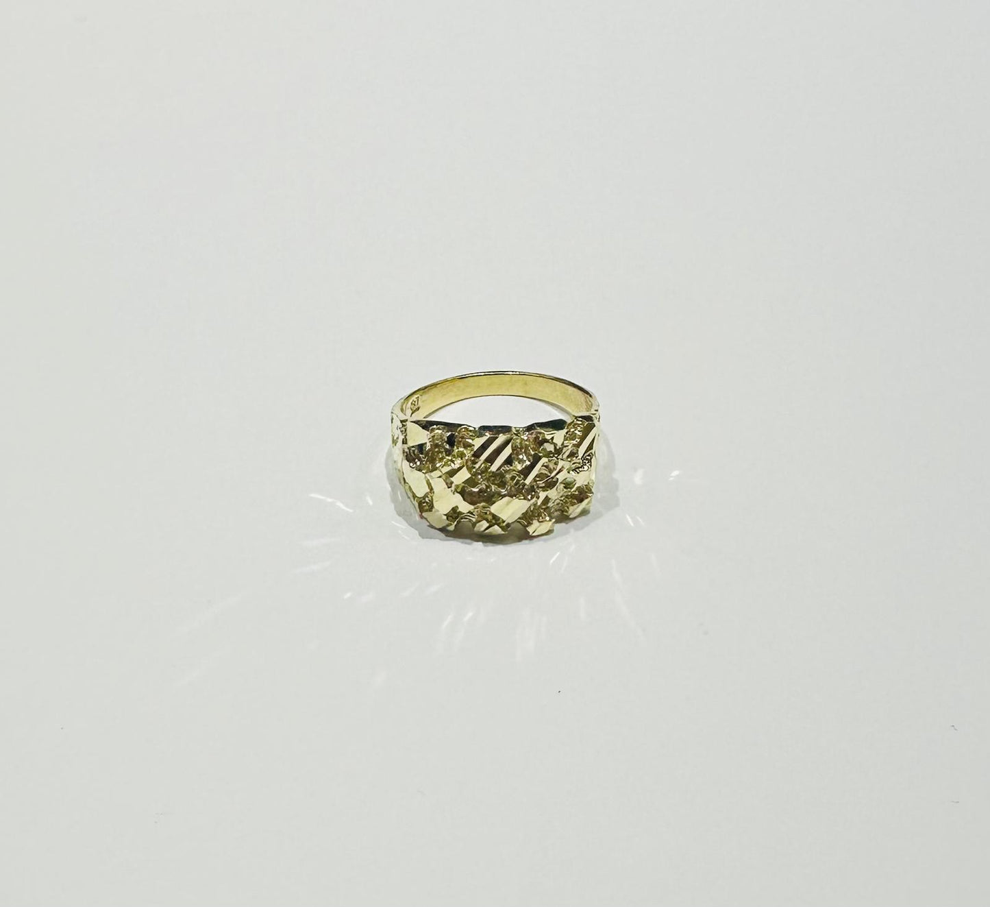 10K GOLD NUGGET RING, WEIGHT: 4.0gm