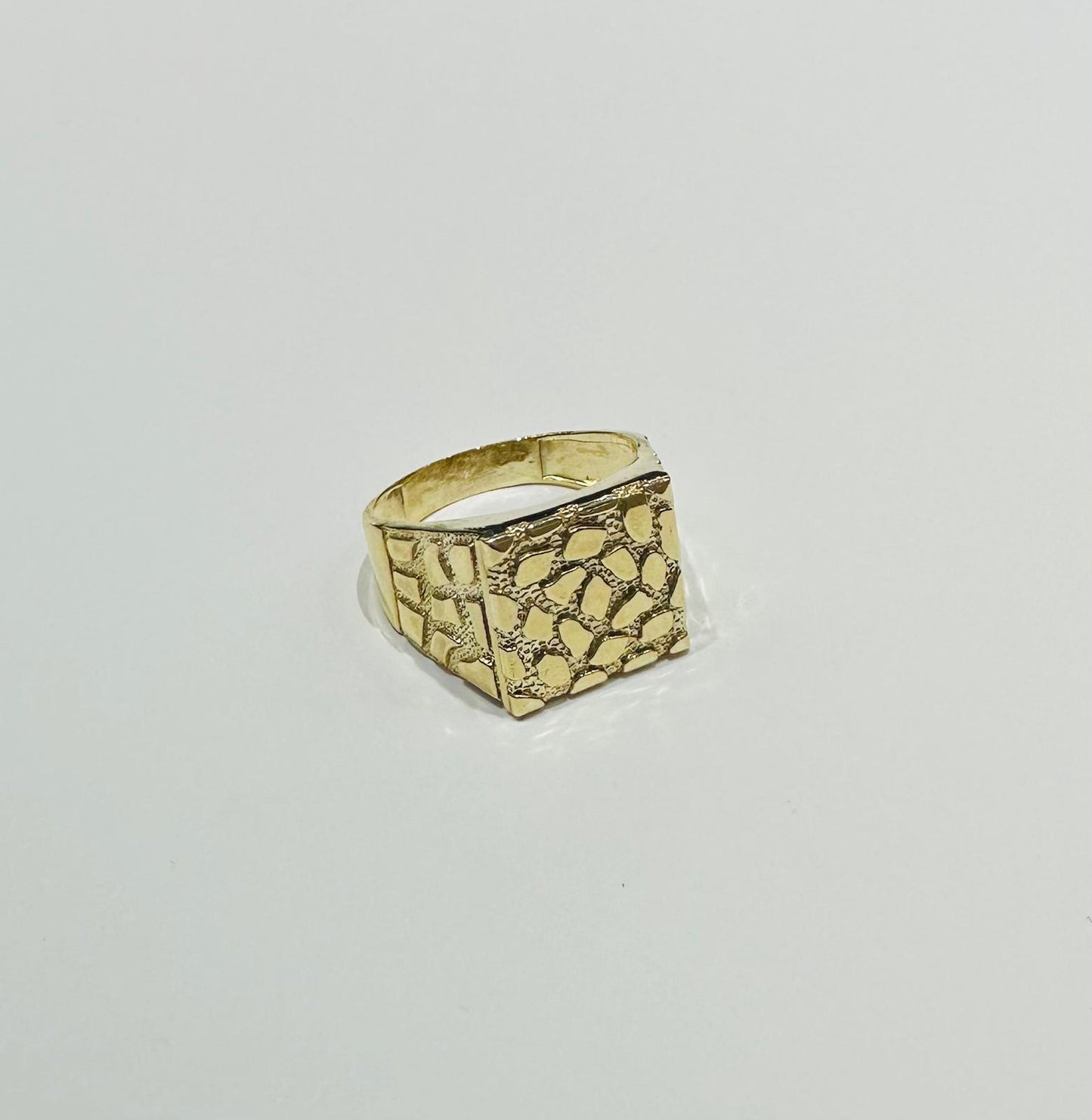 10K GOLD NUGGET RING, WEIGHT: 4.2gm