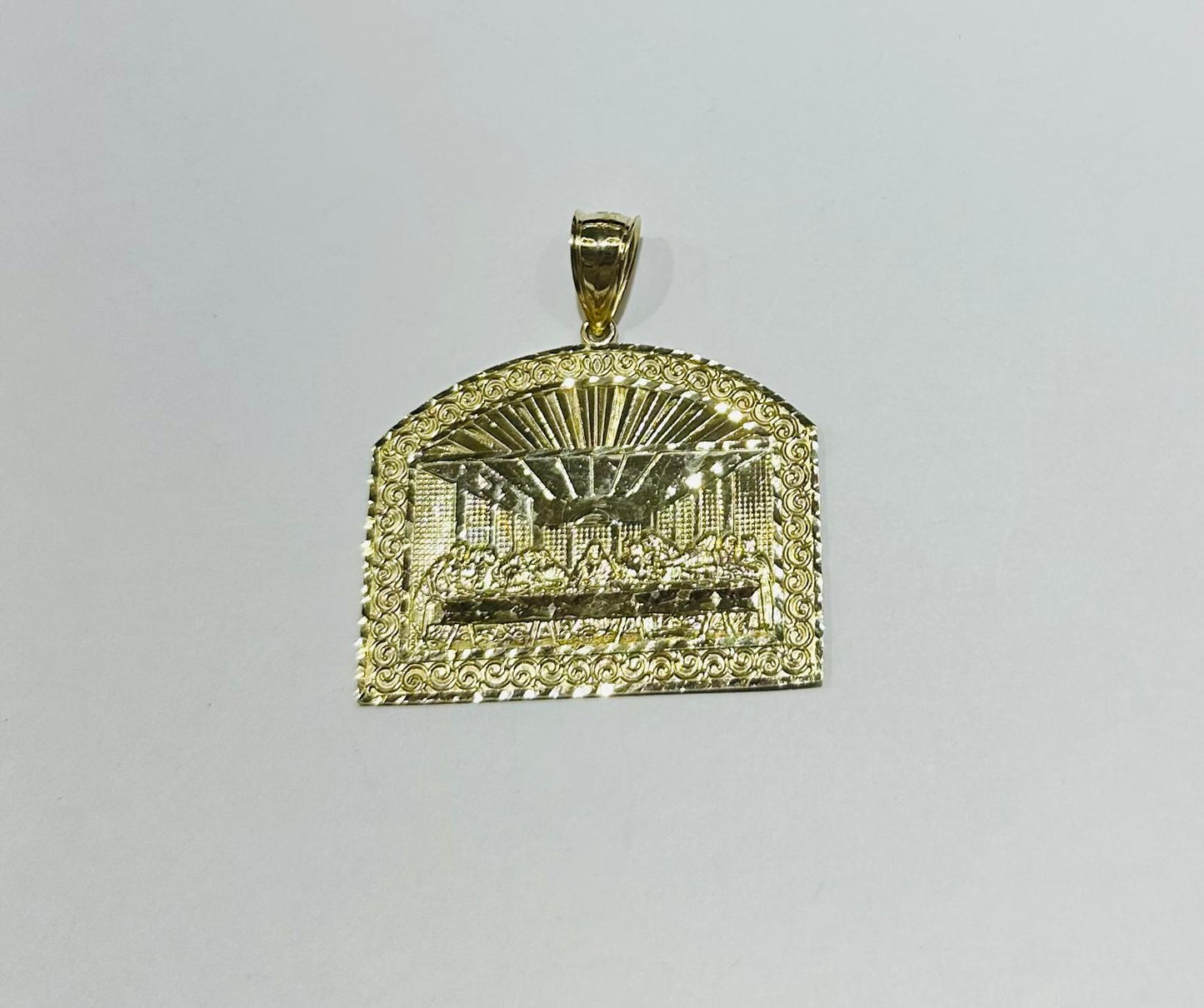 10K GOLD LAST SUPPER PENDANT, WEIGHT: 19.1gm