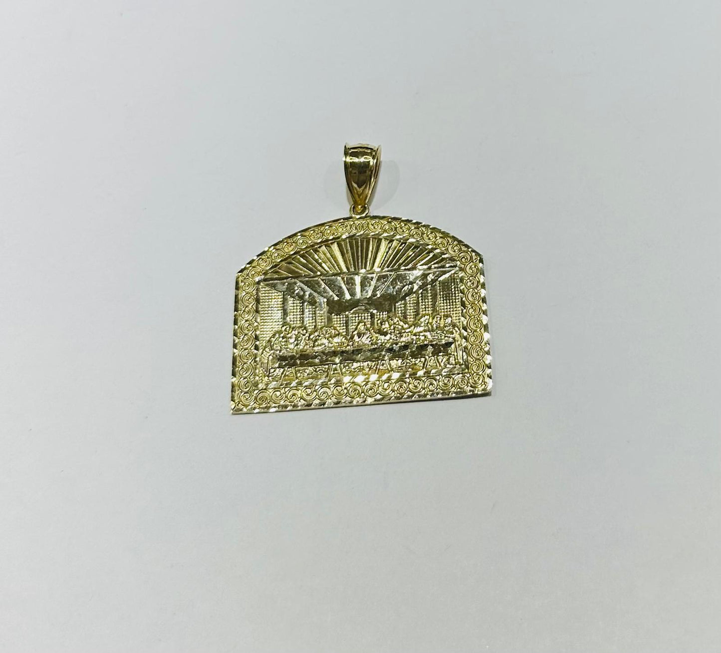 10K GOLD LAST SUPPER PENDANT, WEIGHT: 19.1gm