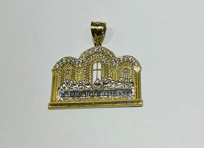 10K GOLD TWO TONED LAST SUPPER PENDANT, WEIGHT: 5.9gm