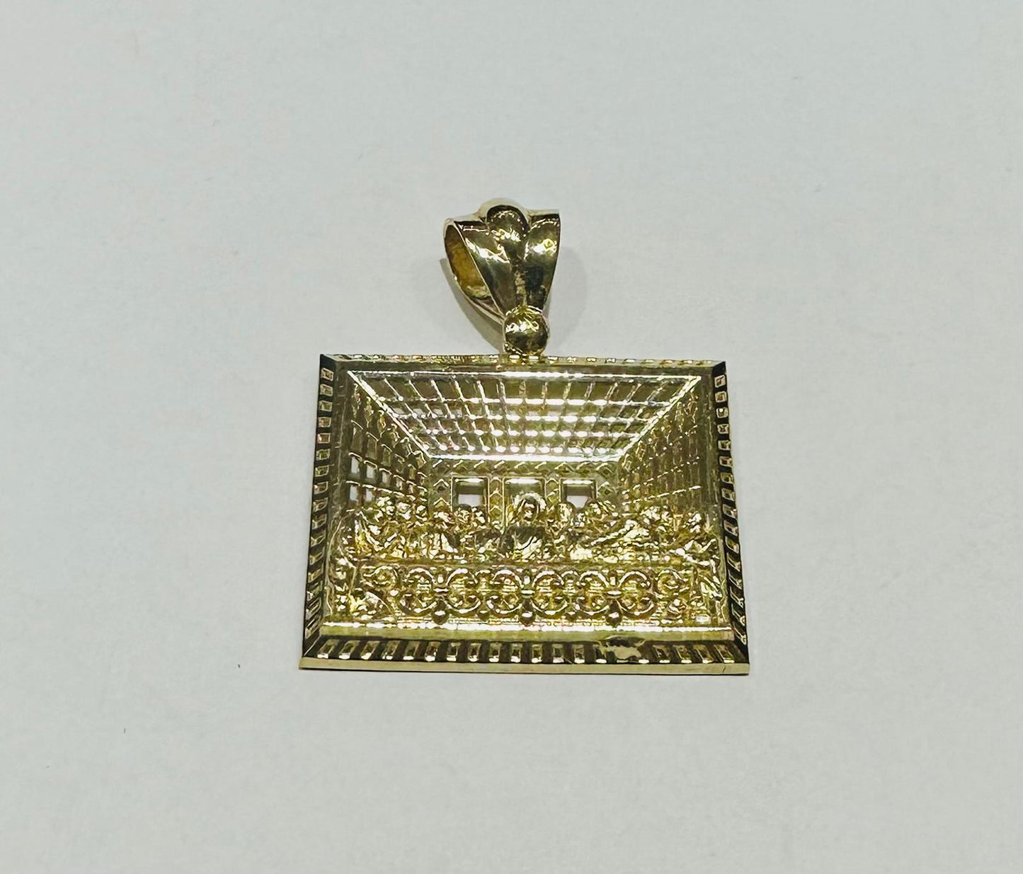 10K GOLD LAST SUPPER PENDANT, WEIGHT: 8.7gm