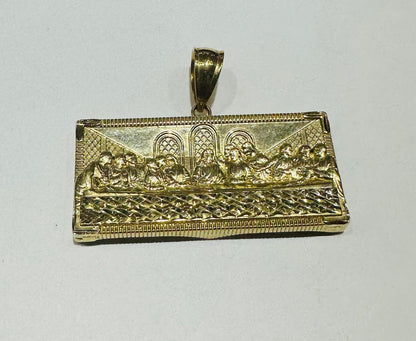 10K GOLD LAST SUPPER PENDANT, WEIGHT: 8.9gm