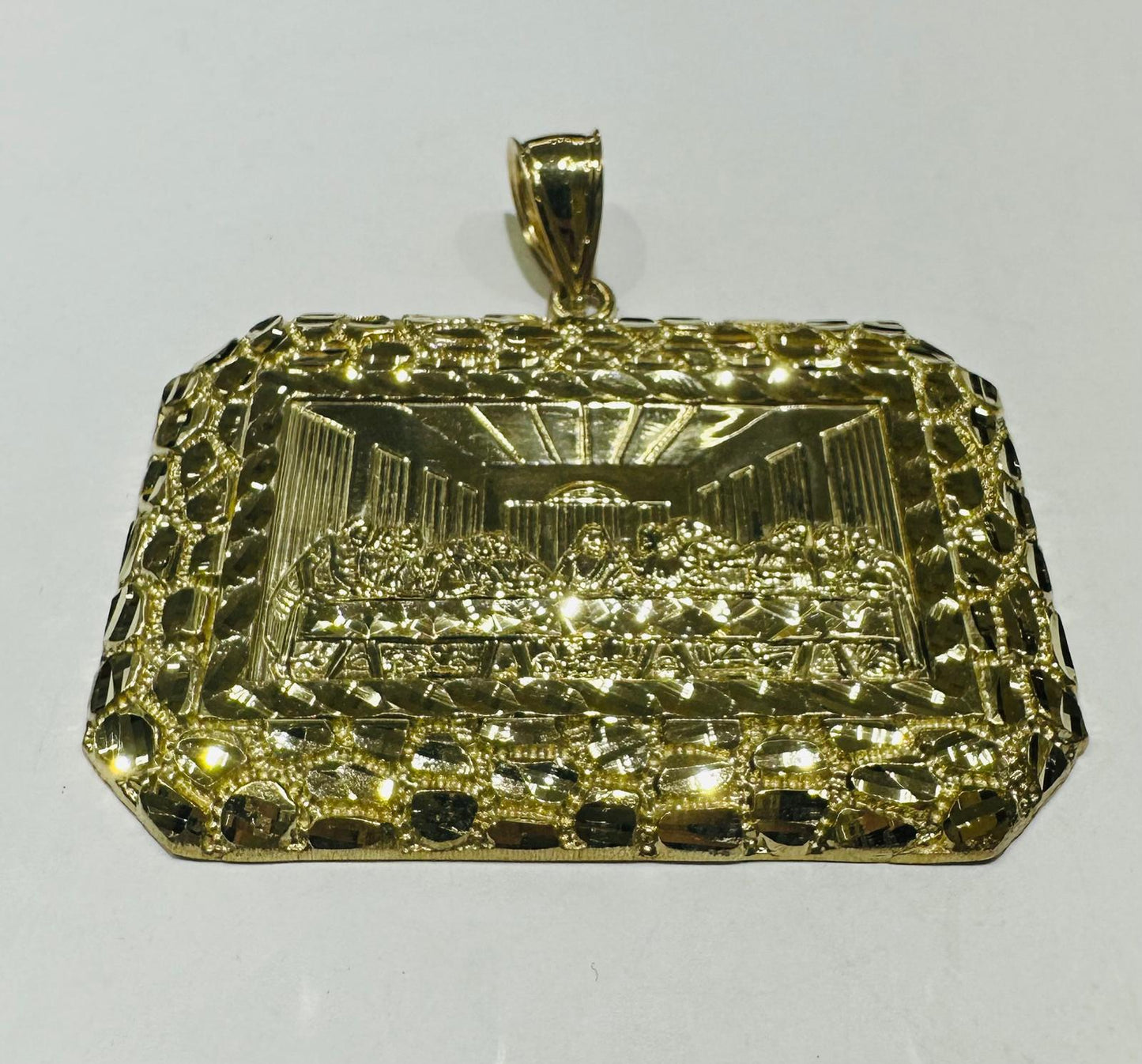 10K GOLD NUGGET LAST SUPPER PENDANT, WEIGHT: 19.21gm