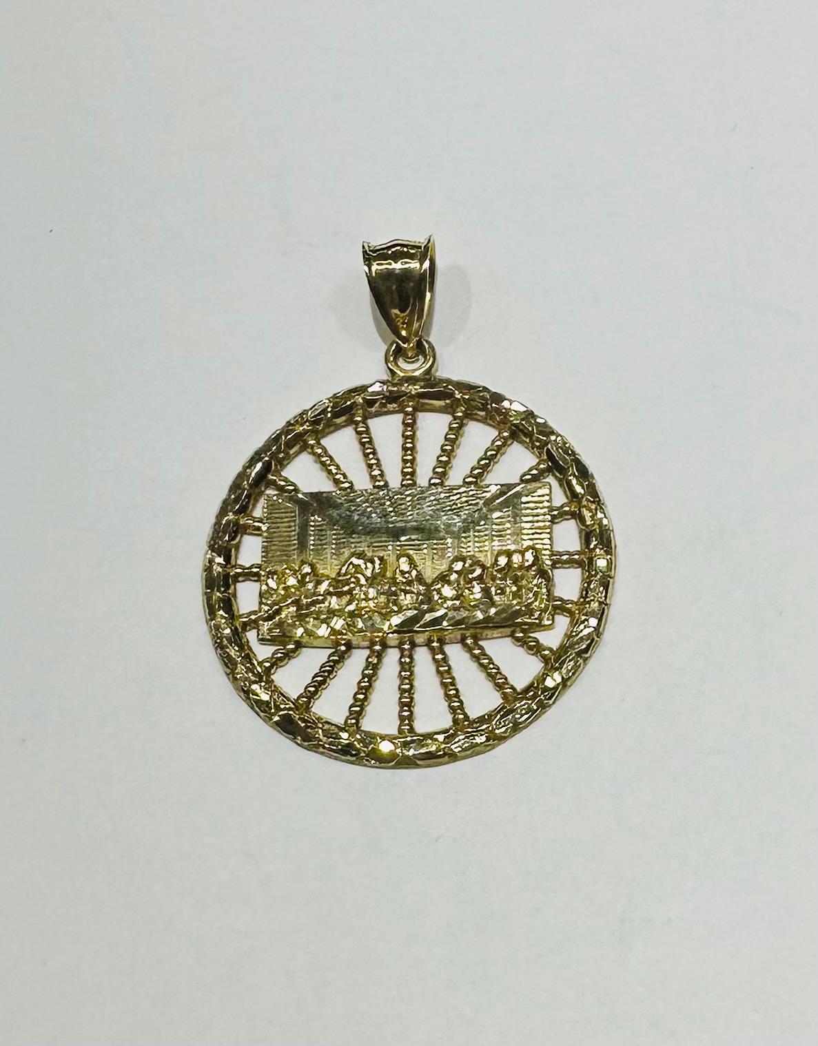 10K GOLD ROUND NUGGET LAST SUPPER PENDANT, WEIGHT: 5.2gm