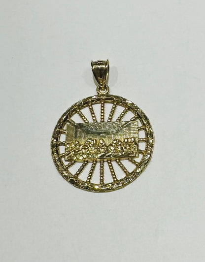10K GOLD ROUND NUGGET LAST SUPPER PENDANT, WEIGHT: 5.2gm