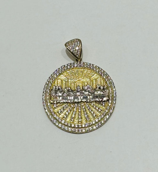 10K GOLD TWO TONED LAST SUPPER PENDANT, WEIGHT: 7.8gm