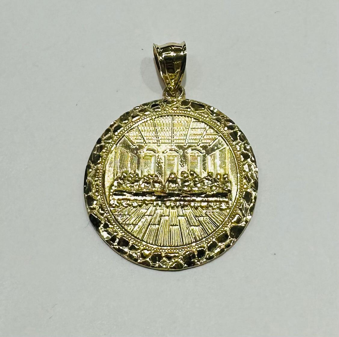 10K GOLD ROUND NUGGET LAST SUPPER PENDANT, WEIGHT: 3.7gm