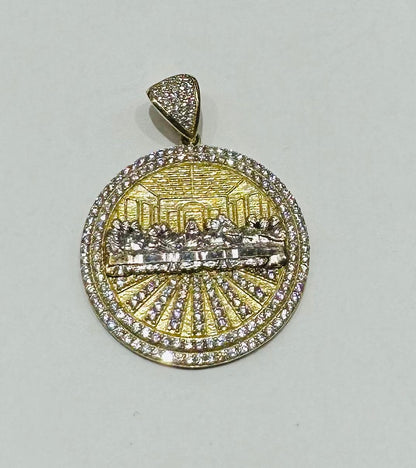 10K GOLD TWO TONED LAST SUPPER PENDANT, WEIGHT: 7.8gm