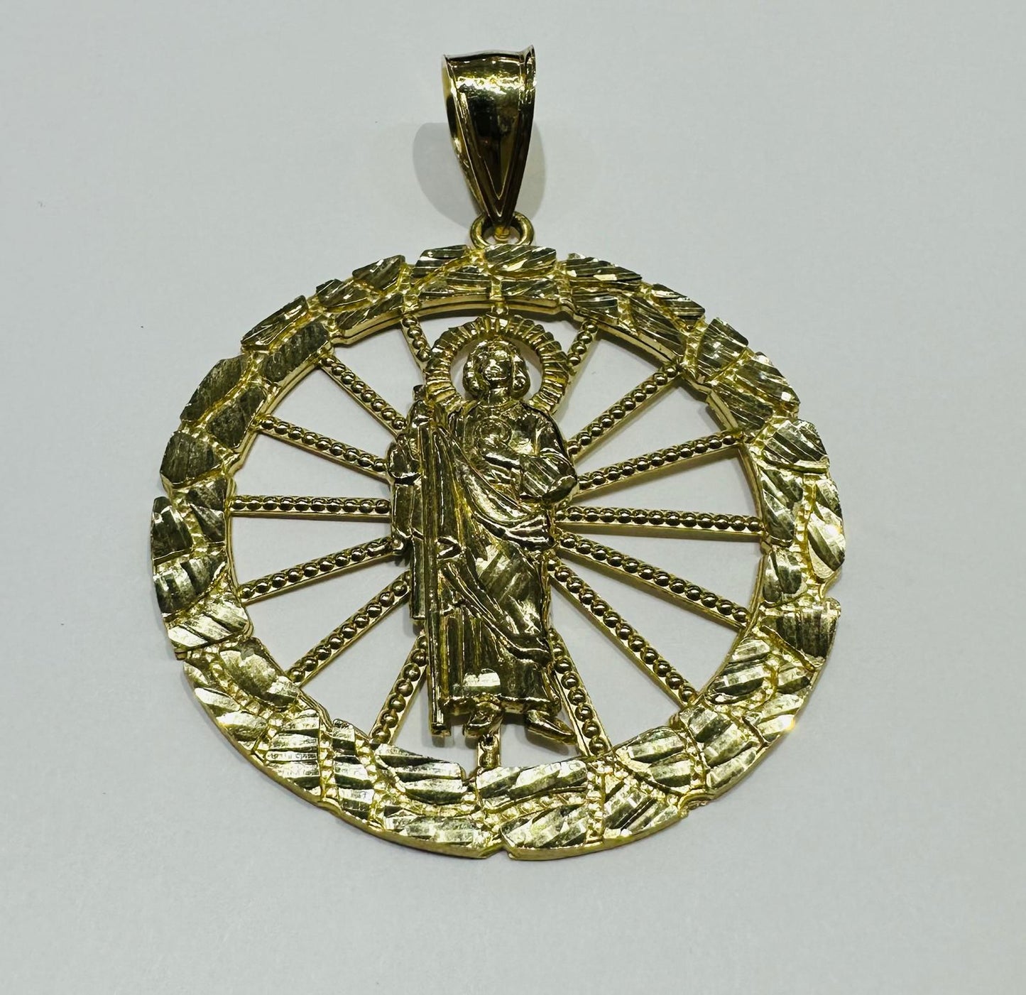 10K GOLD ROUND SAINT JUDE PENDANT, WEIGHT: 10.0gm