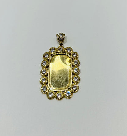 10K GOLD MEMORY PENDANT WITH CZ STONE, WEIGHT: 10.6gm