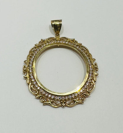 10K GOLD ROUND MEMORY PENDANT WITH CZ DIAMOND, WEIGHT: 13.3gm