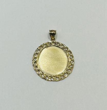 10K GOLD ROUND MEMORY PENDANT, WEIGHT: 4.2gm